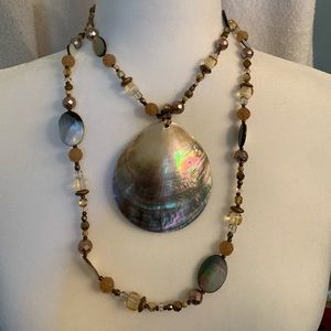 Chico’s shell and bear necklace NWT